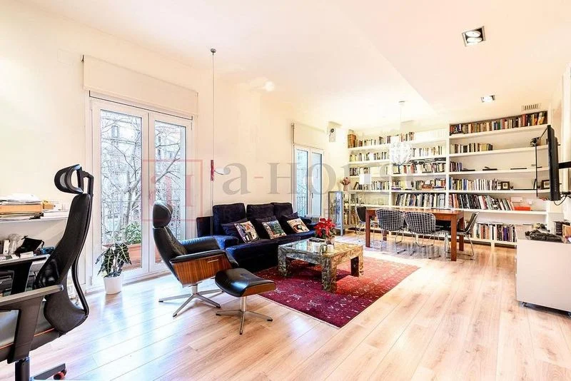 Piso en permuta en La Nova Esquerra de l'Eixample en Barcelona - foto 3