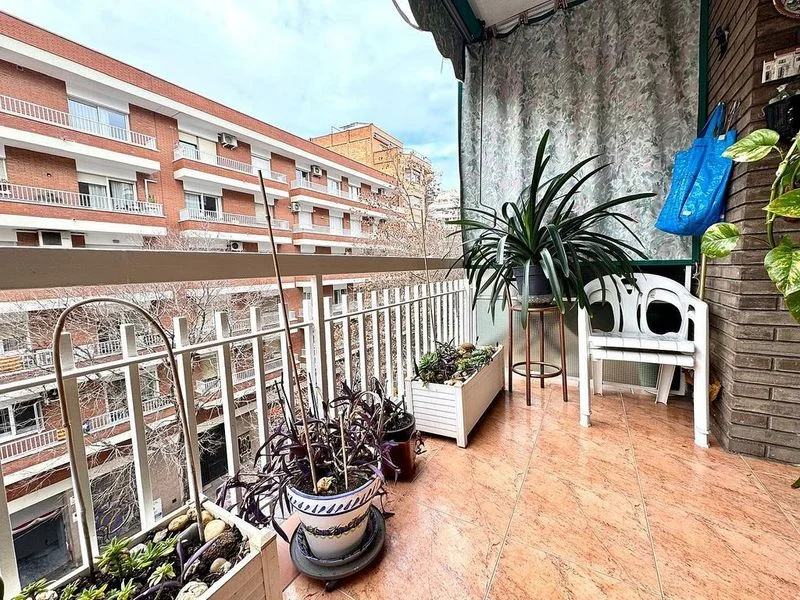 Piso en permuta en Sant Antoni en Barcelona - foto 3