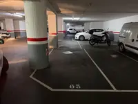 plaza parking calabria paris - miniatura 3