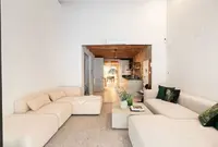 Casa adosada en permuta en La Sagrada Família en Barcelona - miniatura 4