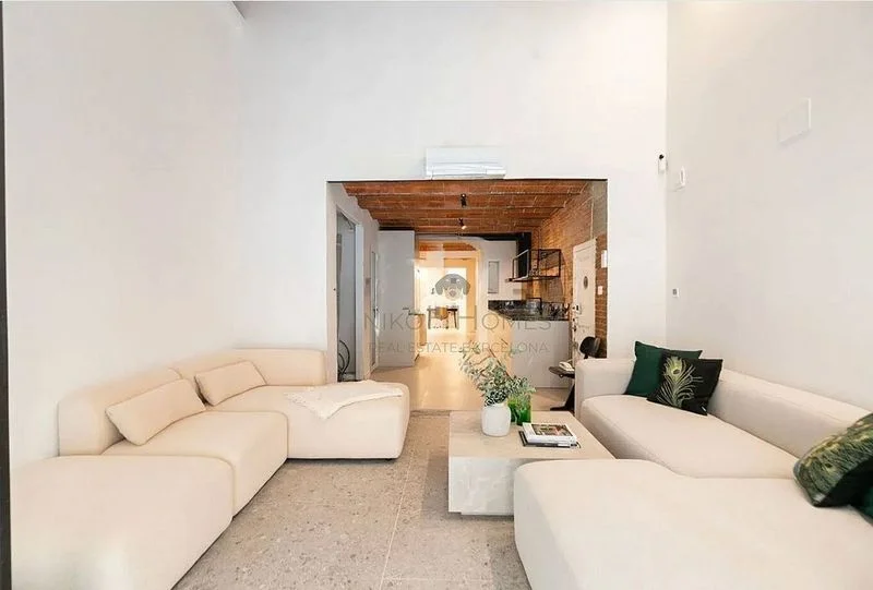 Casa adosada en permuta en La Sagrada Família en Barcelona - foto 4