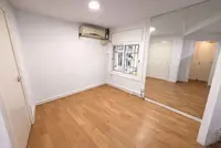 Local comercial en permuta en Sant Antoni en Barcelona - miniatura 4