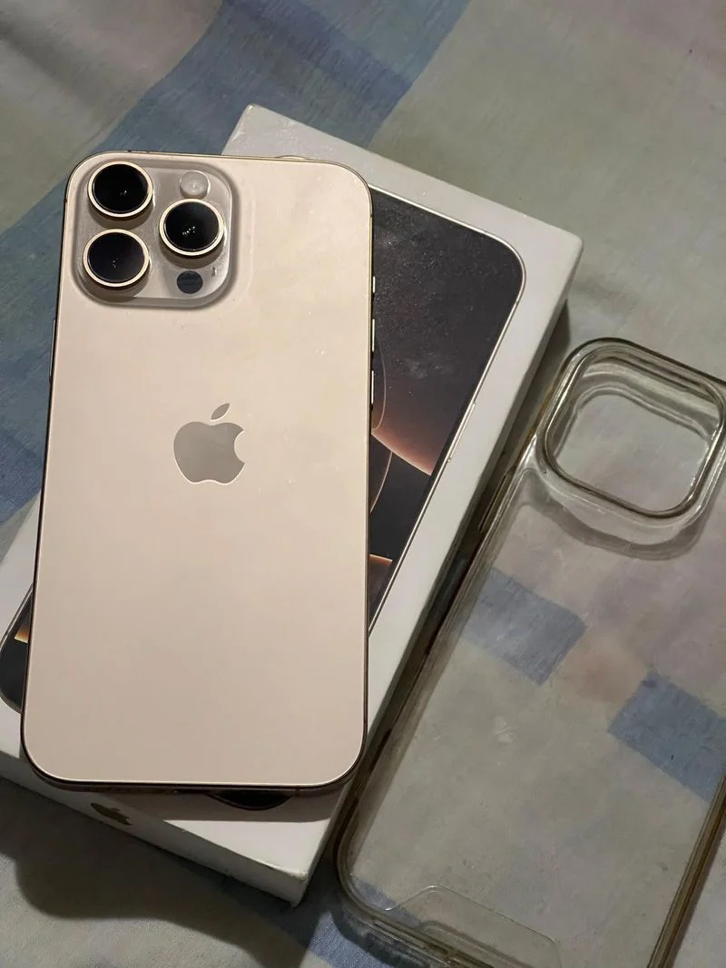 iPhone 16 Pro Max Dorado - foto 4