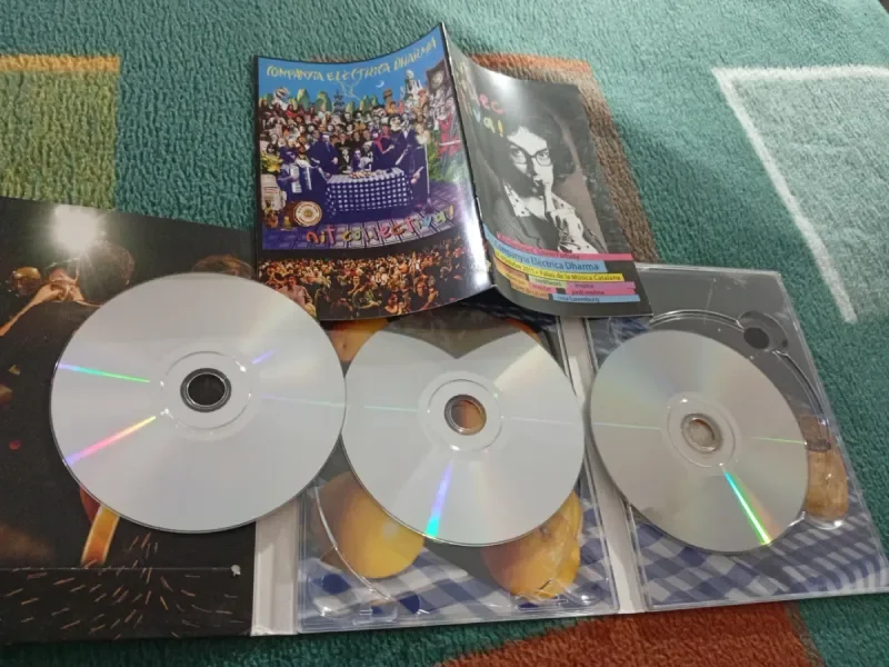 2CD+DVD : Companyia Elèctrica Dharma - foto 4