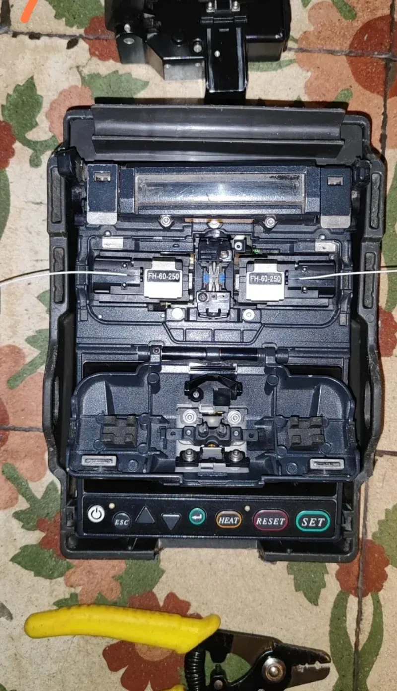 Reparación fibra óptica - internet - wifi - foto 4