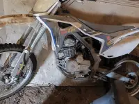 “Cambio mi moto Malcor XZF 250 cc 4T del 2022 por un coche - miniatura 2